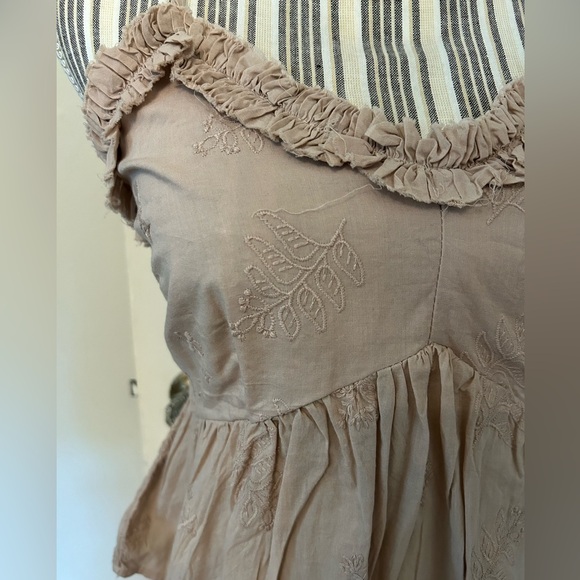 Japna Embroidered Tank - Picture 2 of 5